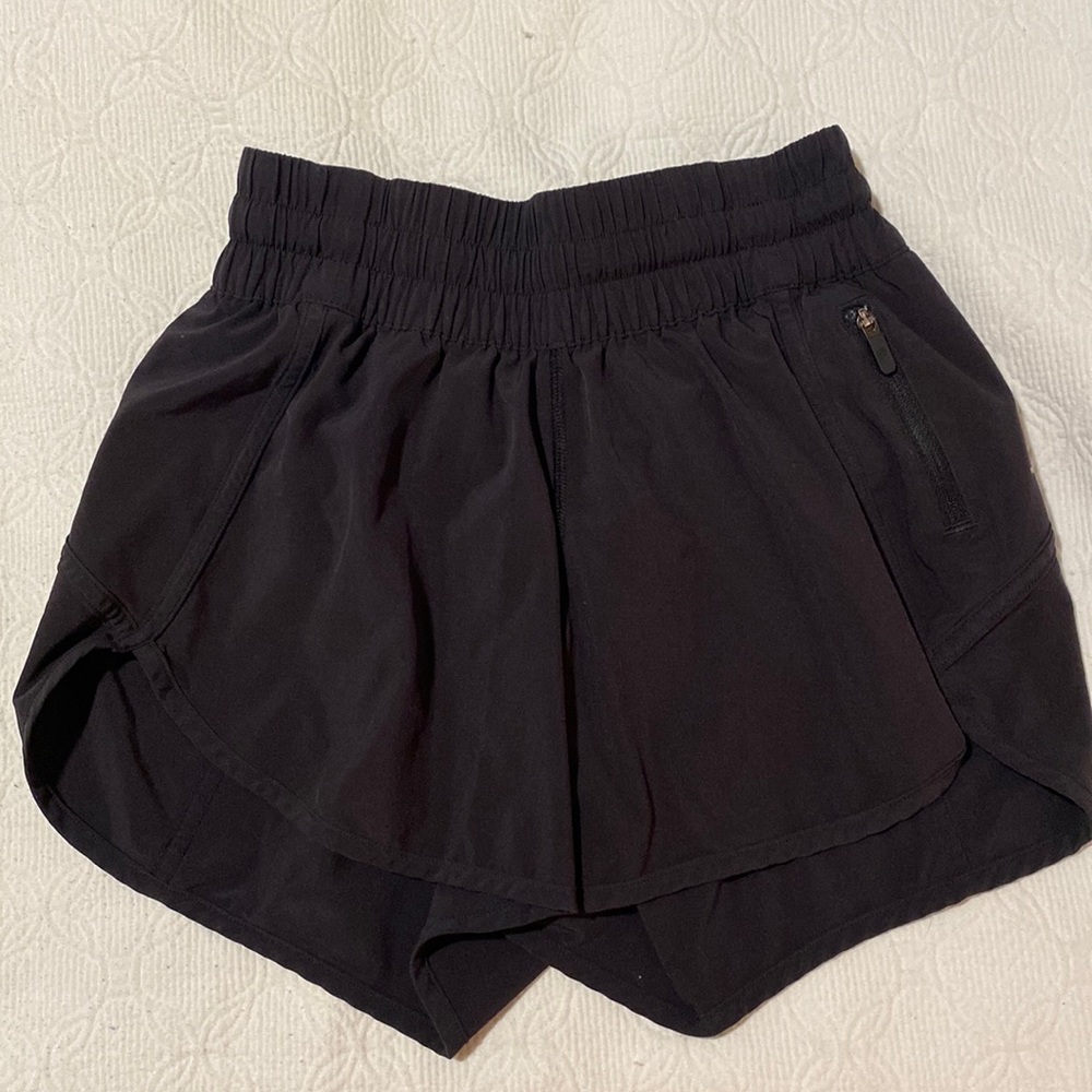 LULULEMON TRACKER SHORT 4 inch inseam